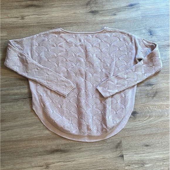 Old Navy Lilac Crew Neck Cable Knit Scallop Hem Sweater - Picture 6 of 7